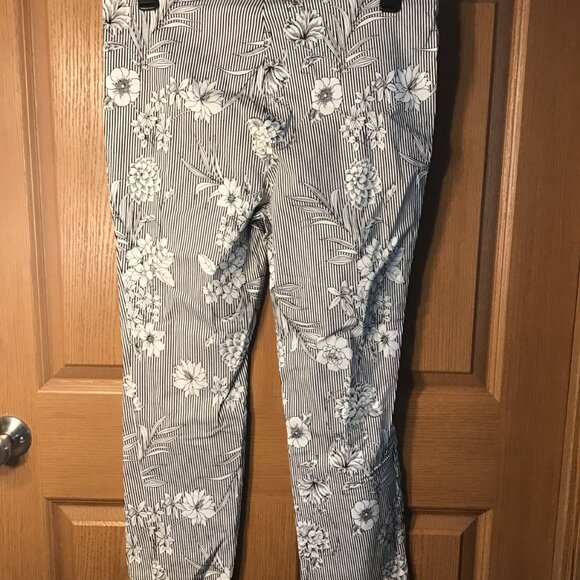 Meg & Margot Ankle Pants - Picture 2 of 2